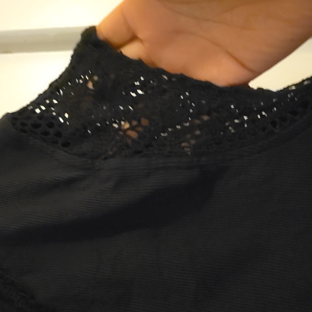 EUC - HP💫Ralph Lauren Women's Sleeveless Black Top in 2X with Crochet Detail - Picture 3 of 12